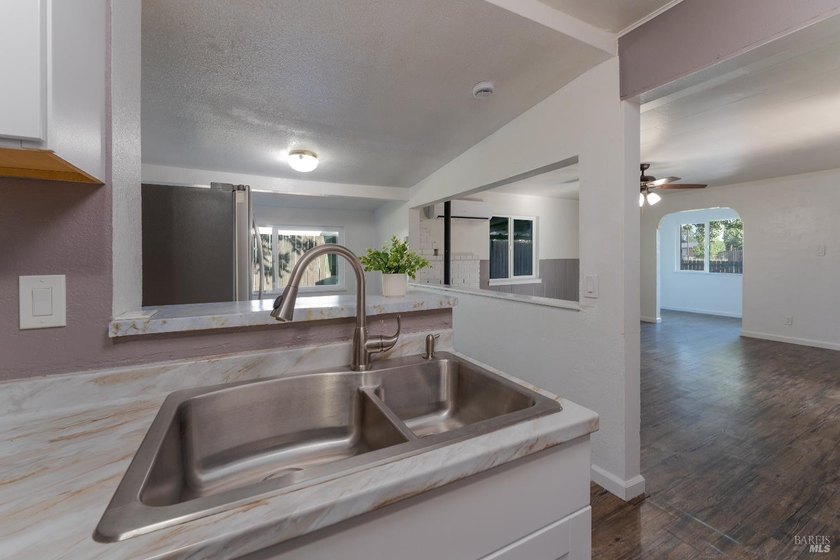 Updated 3 bed, 2 bath home offering approximately 1,400 sq ft on - photo 13