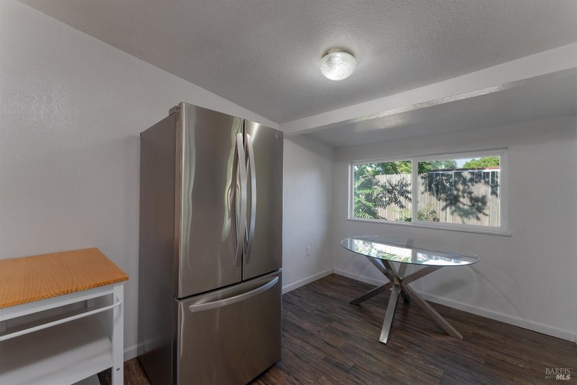 Updated 3 bed, 2 bath home offering approximately 1,400 sq ft on - photo 14