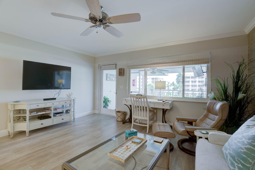 Enjoy spectacular intracoastal water views! This Beautifully - photo 16