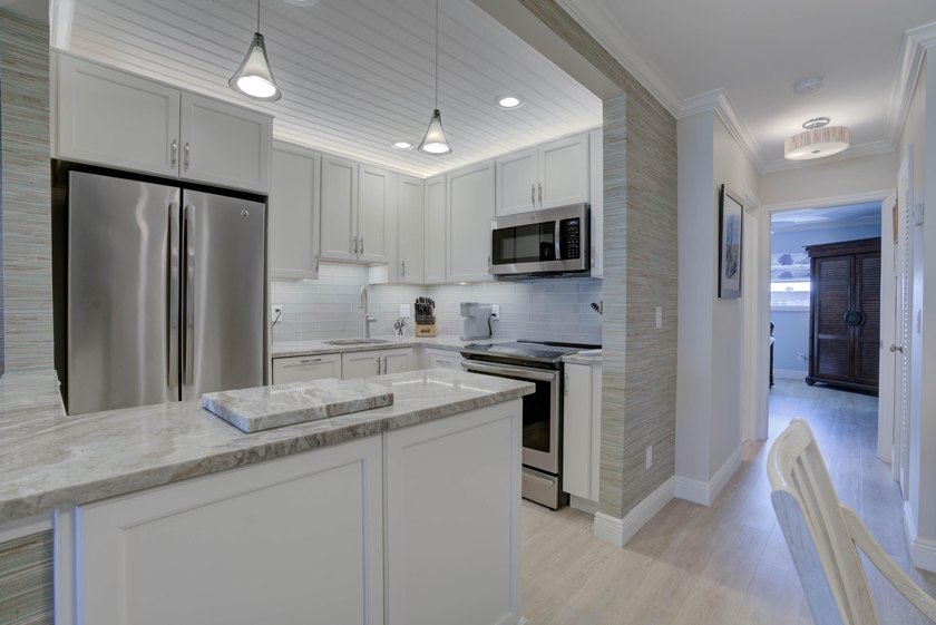 Enjoy spectacular intracoastal water views! This Beautifully - photo 17