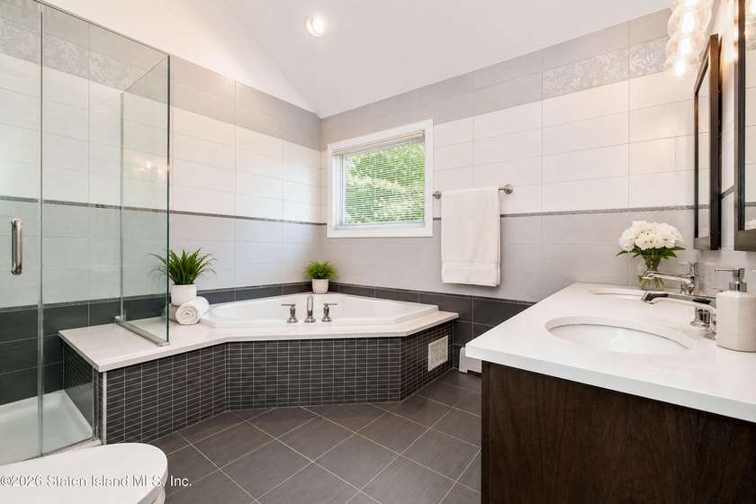 Welcome to 7 Bogota St - Beautiful legal 2 family detached - photo 17