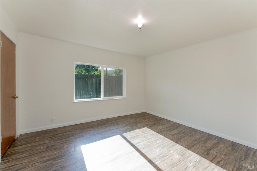 Updated 3 bed, 2 bath home offering approximately 1,400 sq ft on - photo 19