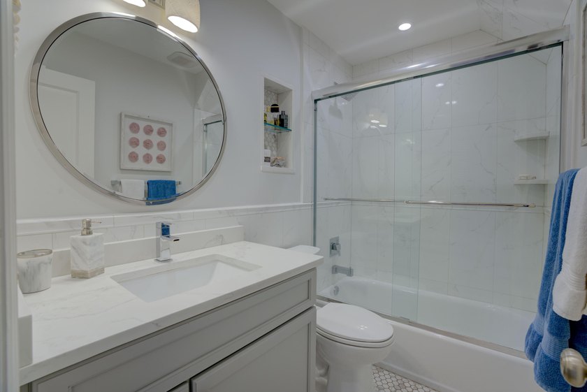 Enjoy spectacular intracoastal water views! This Beautifully - photo 29