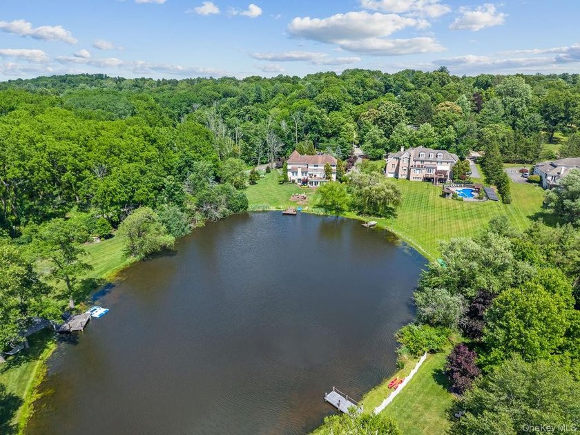 A Private Estate with Breathtaking Pond Views Tucked away at the - photo 47