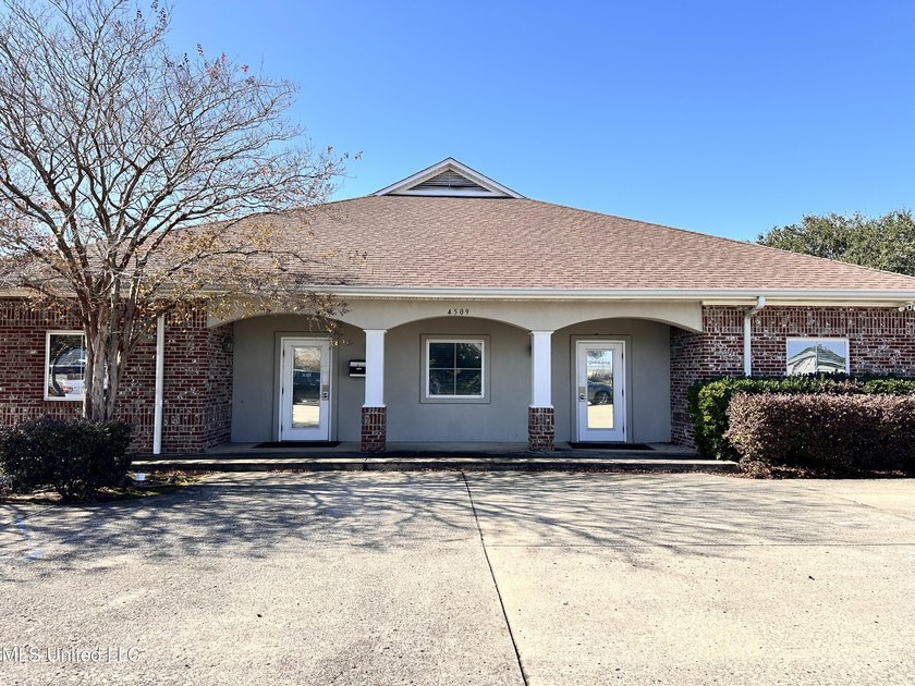 Exceptional Investment Opportunity: Premier Professional Office - photo 8