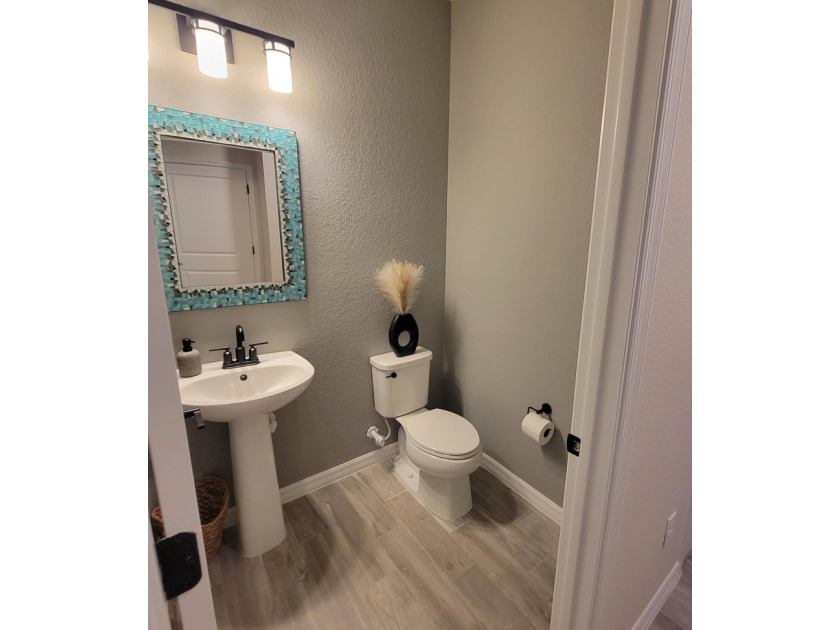 LOOK NO FURTHER THIS PRISTINE UPGRADED HOME SHOWS LIKE A MODEL - photo 20
