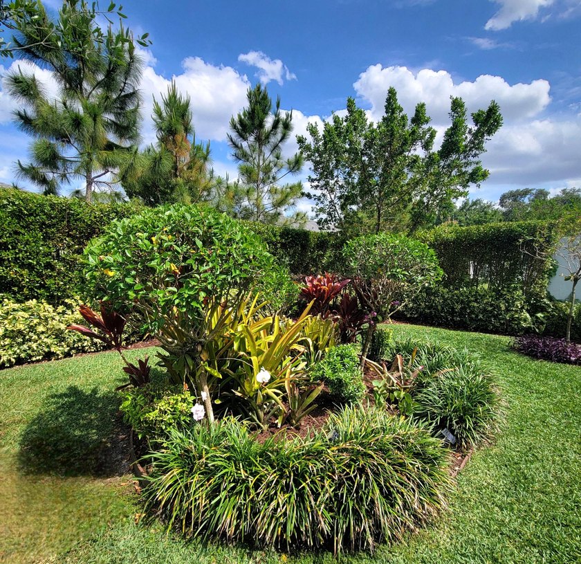 LOOK NO FURTHER THIS PRISTINE UPGRADED HOME SHOWS LIKE A MODEL - photo 36