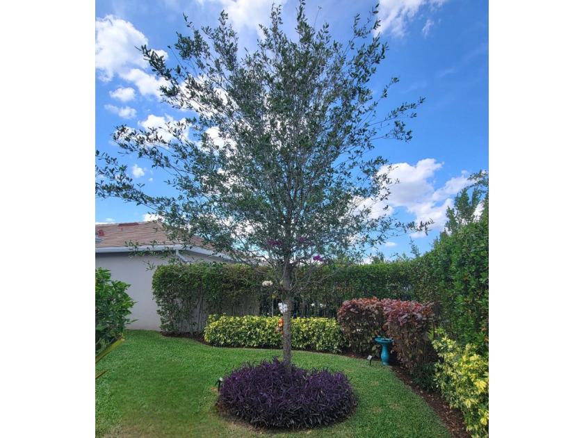 LOOK NO FURTHER THIS PRISTINE UPGRADED HOME SHOWS LIKE A MODEL - photo 38