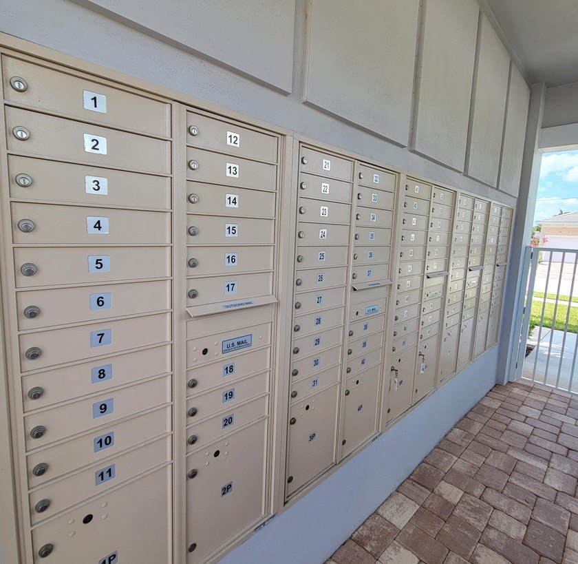 LOOK NO FURTHER THIS PRISTINE UPGRADED HOME SHOWS LIKE A MODEL - photo 44