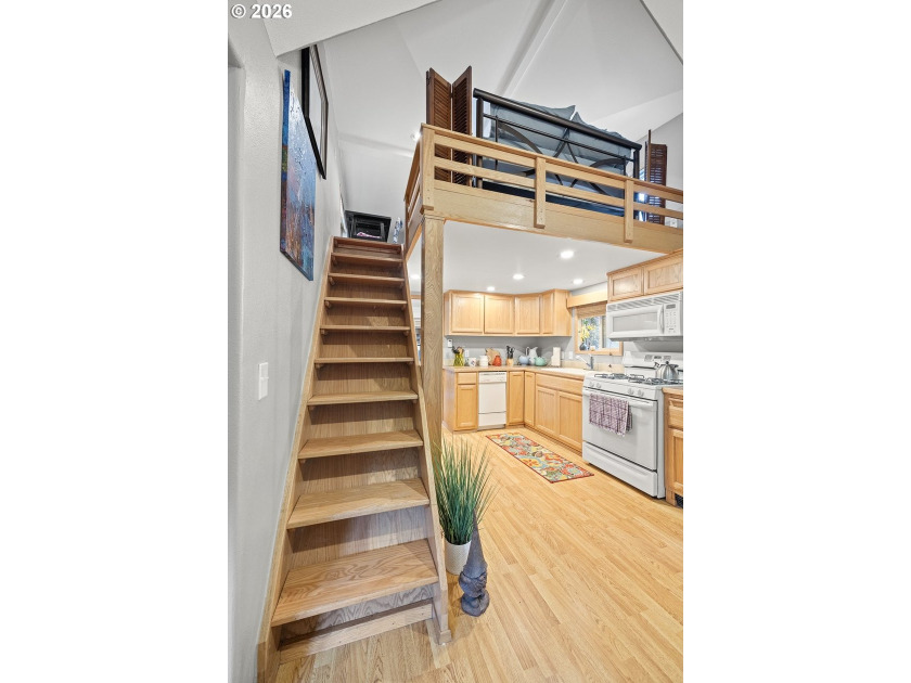 Wooded coastal retreat in the highly desirable Whaleshead Beach - photo 10