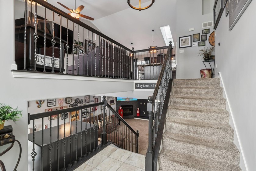 Beautifully maintained 4 bed, 3 bath home built in 2017, located - photo 6