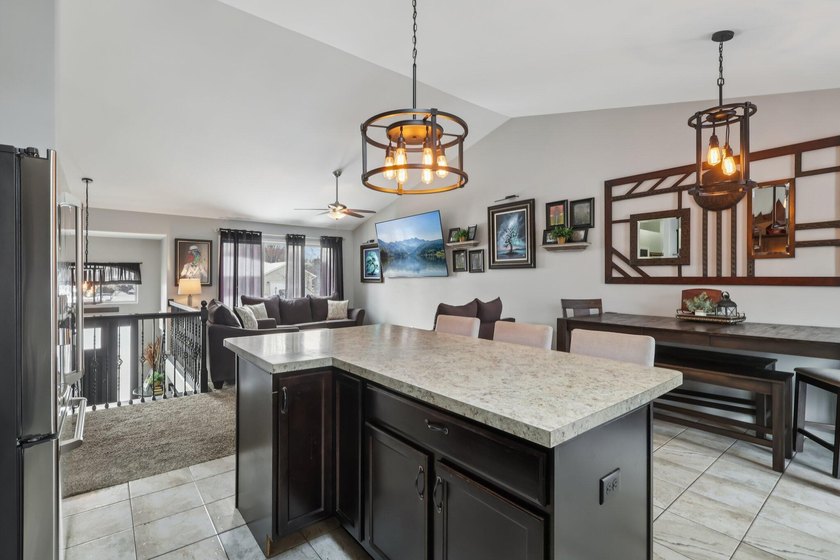 Beautifully maintained 4 bed, 3 bath home built in 2017, located - photo 10