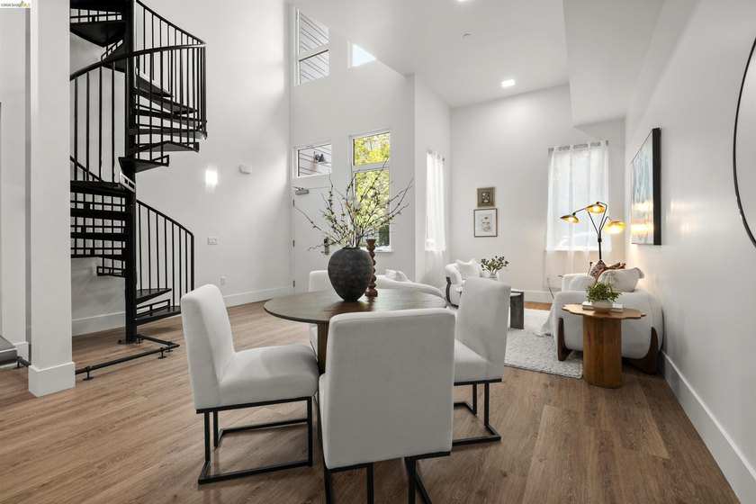 LARGE ONE BEDROOM PLUS AND ONE AND A HALF BATHROOM LOFT STYLE! - photo 6