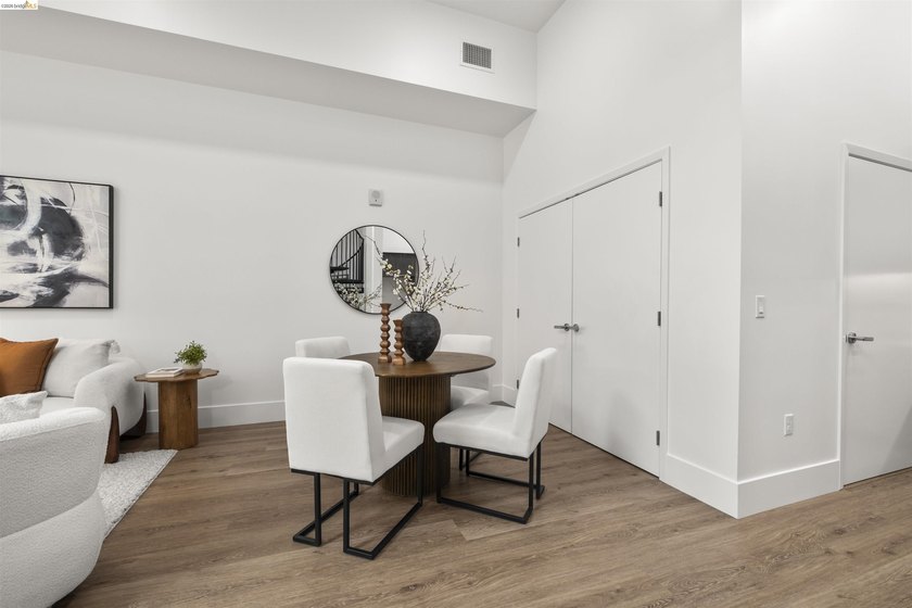 LARGE ONE BEDROOM PLUS AND ONE AND A HALF BATHROOM LOFT STYLE! - photo 8
