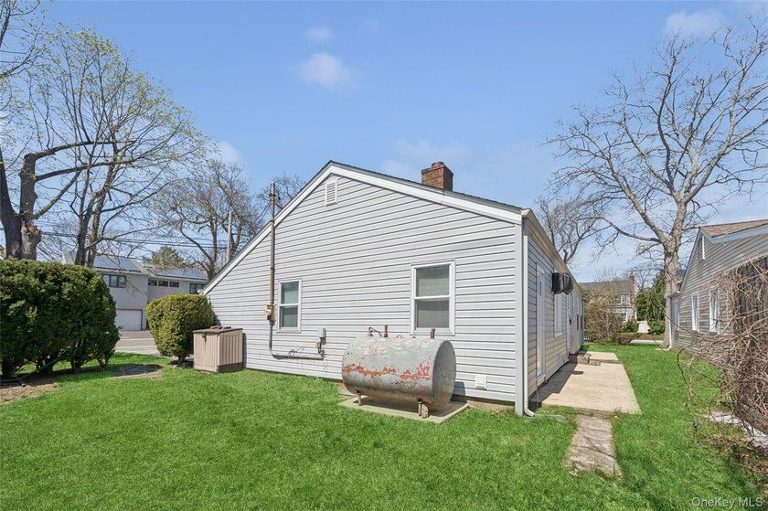 Searching for a home with the perfect layout and actual room to - photo 11