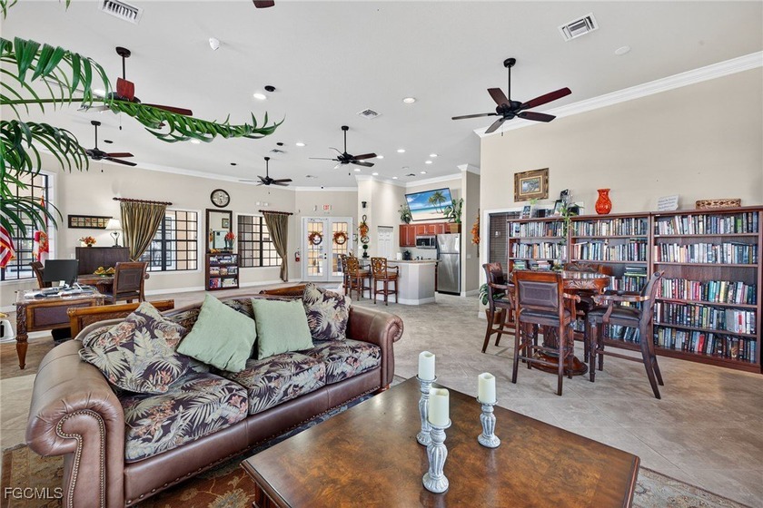 One Bedroom plus Loft (Den). 2 Car Garage (Tandem Garage: one - photo 22