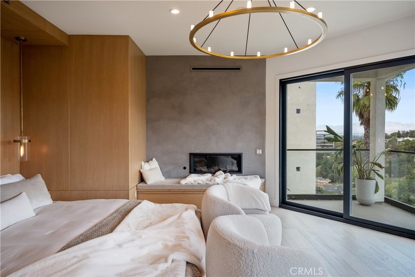 A one of a kind, warm and inviting custom Studio City hillside - photo 16