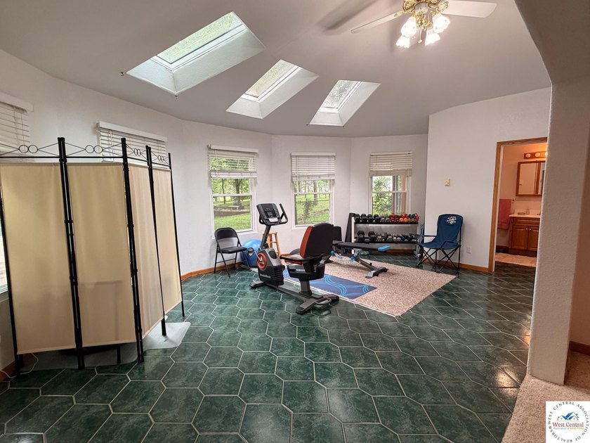 Fantastic 5-bedroom, 4.5-bath home with massive 24x54 garage on - photo 23