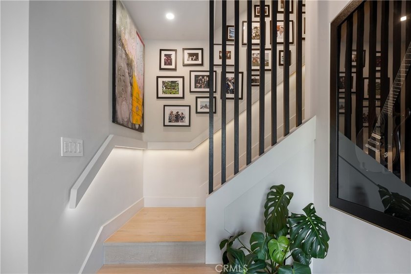 A one of a kind, warm and inviting custom Studio City hillside - photo 25