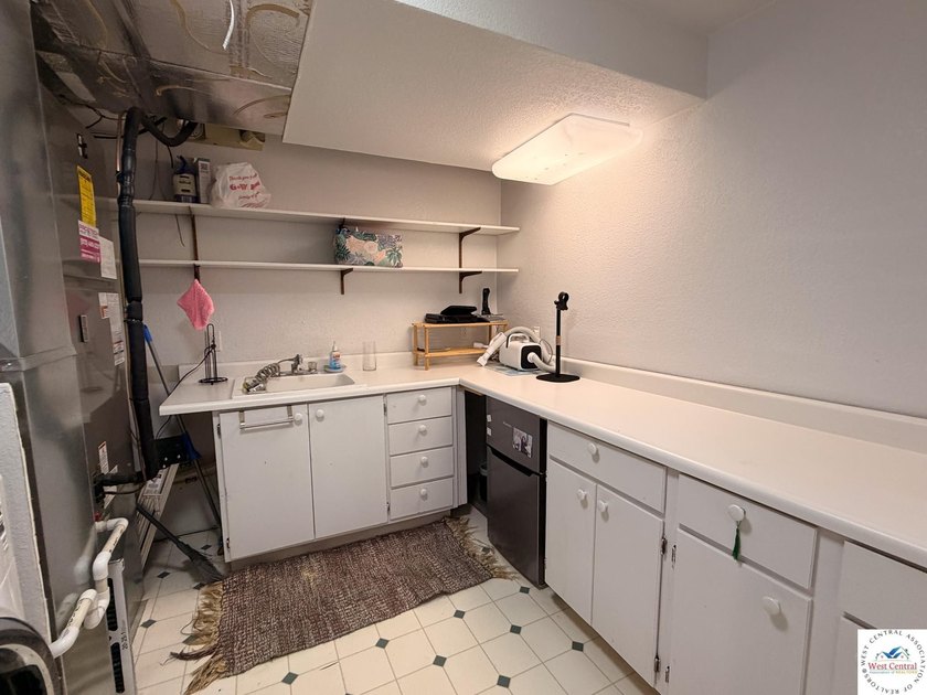 Fantastic 5-bedroom, 4.5-bath home with massive 24x54 garage on - photo 30