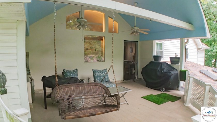 Fantastic 5-bedroom, 4.5-bath home with massive 24x54 garage on - photo 38