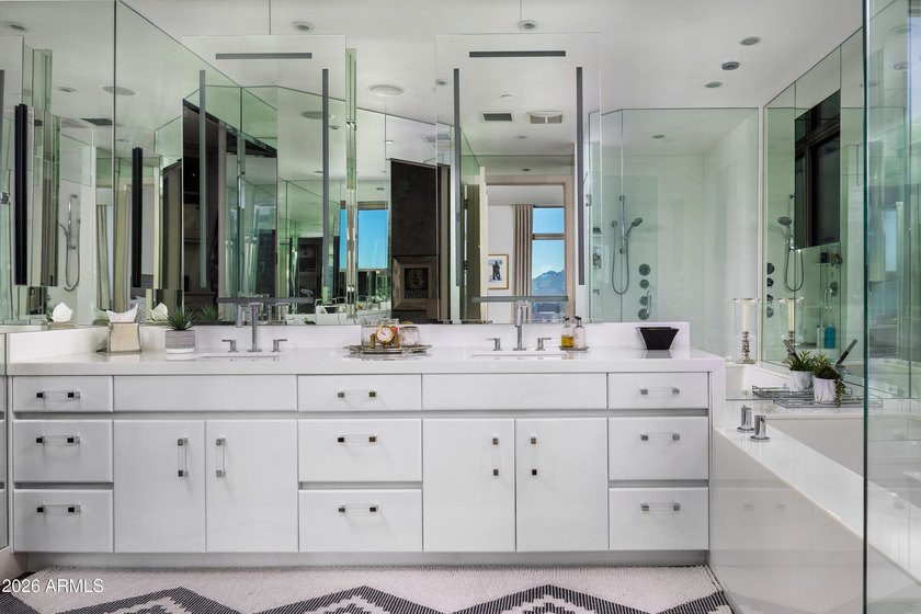 The crown jewel of the ultra luxurious Esplanade Place - photo 22