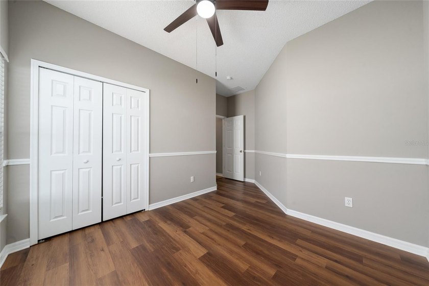 Virtually Staged. Immaculate Cute and Cozy house in Northshore - photo 24