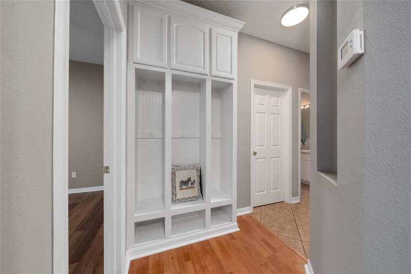 Virtually Staged. Immaculate Cute and Cozy house in Northshore - photo 25