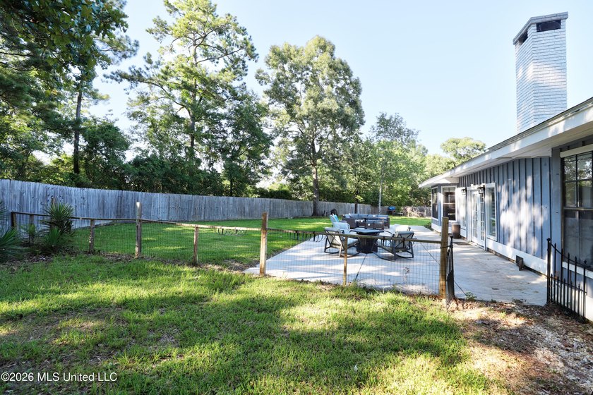 Beautiful updated family home . The home features valuted - photo 27