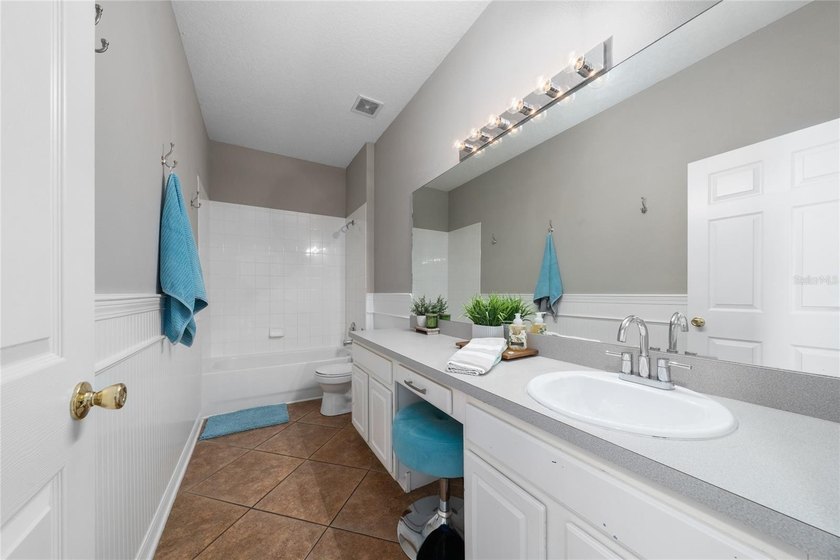 Virtually Staged. Immaculate Cute and Cozy house in Northshore - photo 28