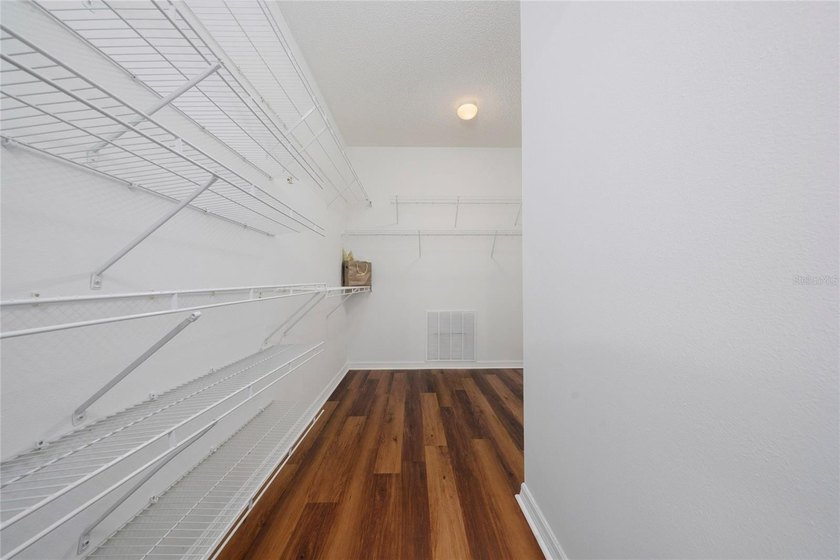 Virtually Staged. Immaculate Cute and Cozy house in Northshore - photo 36