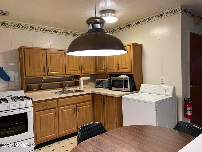 Welcome to Cedar Glen Homes. This active adult community is one - photo 10