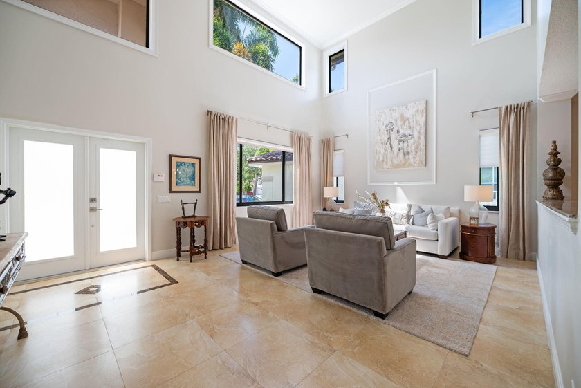 A completely &amp; tastefully upgraded home on a culdesac does exist - photo 6