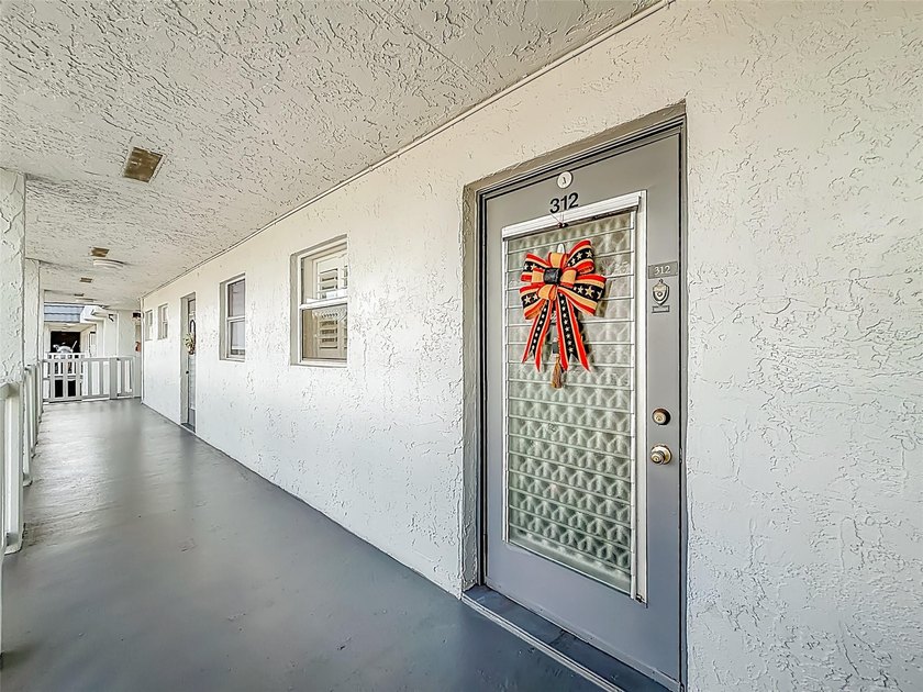Welcome to Royal Park Gardens, a highly sought-after 55+ - photo 4