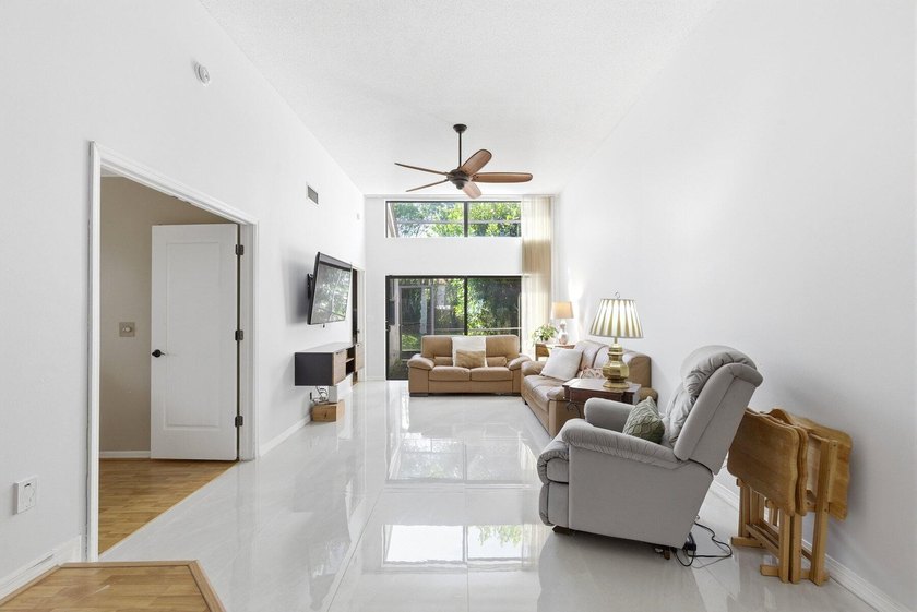 Sought-after corner villa, in the heart of Boca Raton! Welcome - photo 10