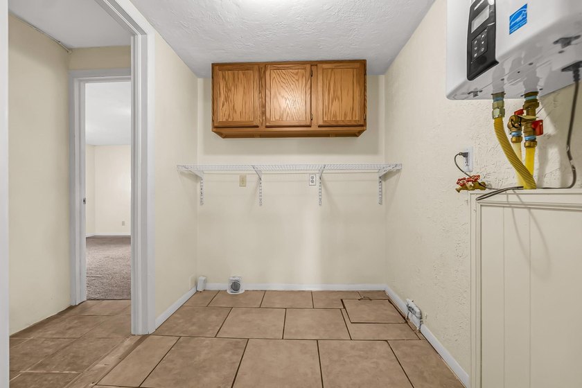 Welcome to your own private retreat! Situated on a fully fenced - photo 12
