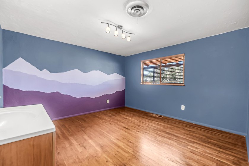 Welcome to your own private retreat! Situated on a fully fenced - photo 18
