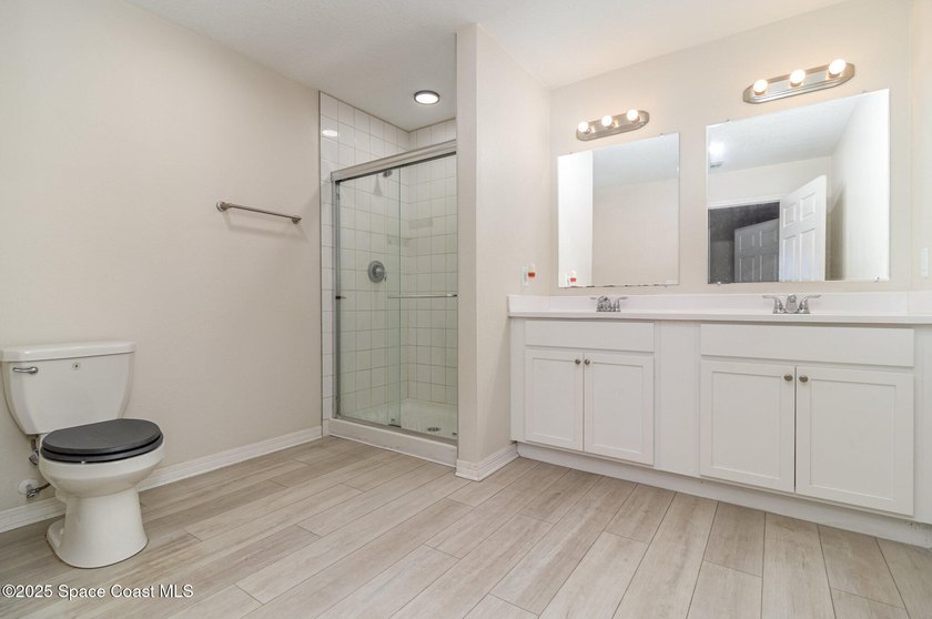 Discover the perfect blend of space and comfort at 5651 Travis - photo 18