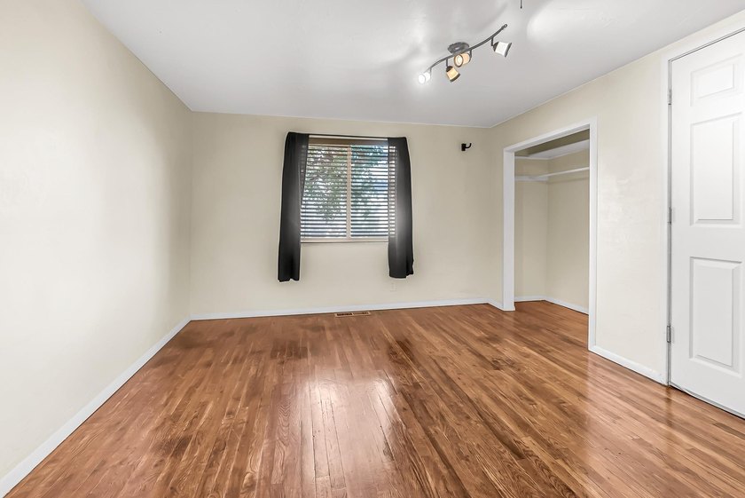 Welcome to your own private retreat! Situated on a fully fenced - photo 19