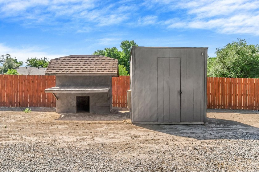 Welcome to your own private retreat! Situated on a fully fenced - photo 20