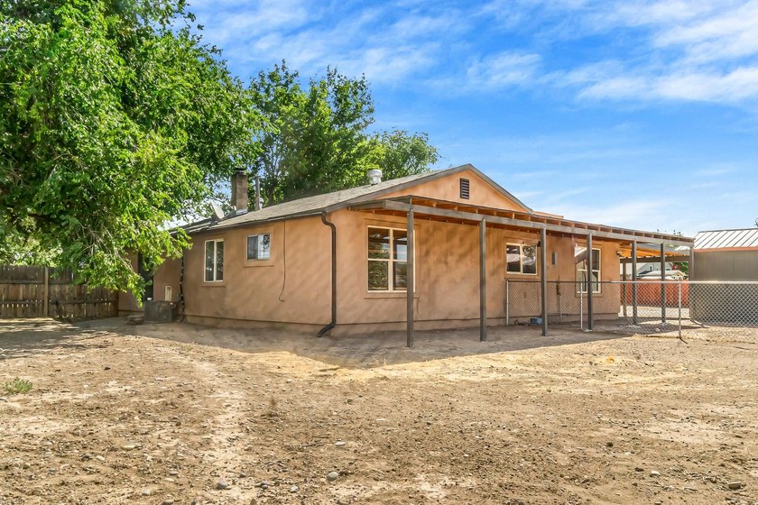 Welcome to your own private retreat! Situated on a fully fenced - photo 21