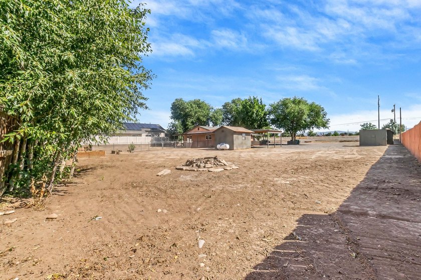 Welcome to your own private retreat! Situated on a fully fenced - photo 25