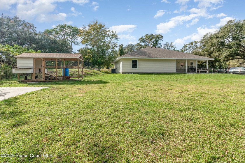 Discover the perfect blend of space and comfort at 5651 Travis - photo 25