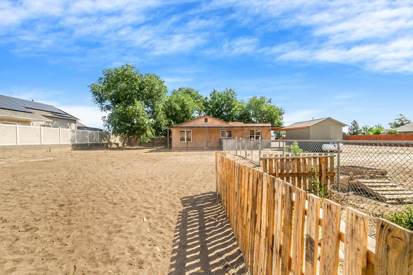 Welcome to your own private retreat! Situated on a fully fenced - photo 26