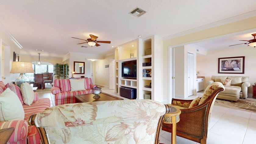 Immaculate lakeside 2nd floor 3-bedroom, 2-bathroom condo in - photo 6