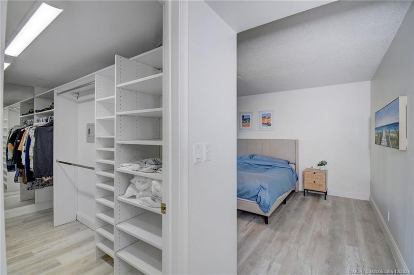 Welcome to this beautifully maintained 2-bedroom, 2-bath - photo 20