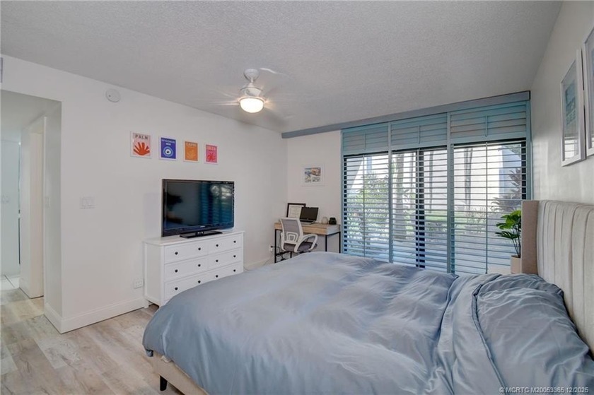 Welcome to this beautifully maintained 2-bedroom, 2-bath - photo 23