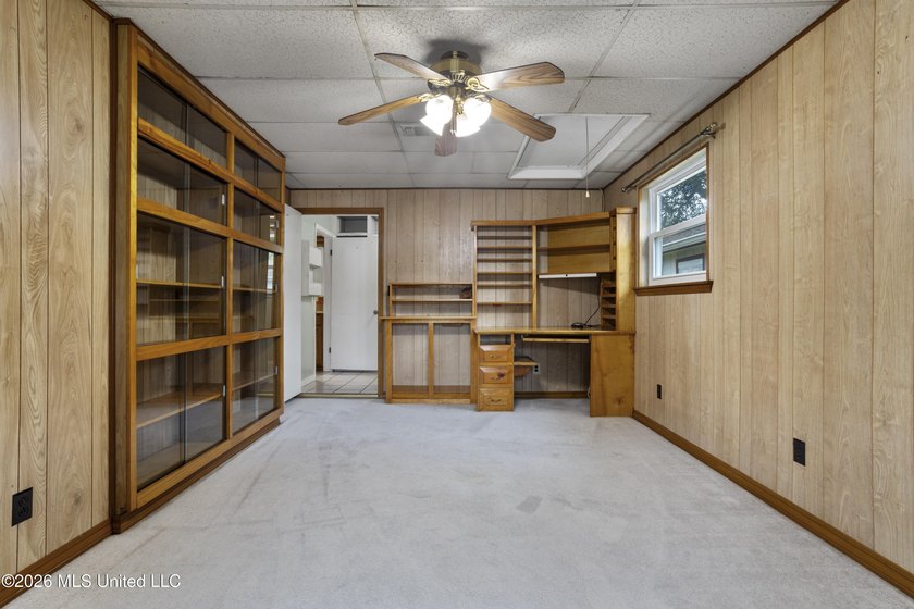 Great Home with Incredible Potential! This 3-bedroom, 2-bath - photo 15
