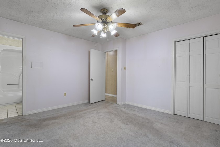 Great Home with Incredible Potential! This 3-bedroom, 2-bath - photo 18