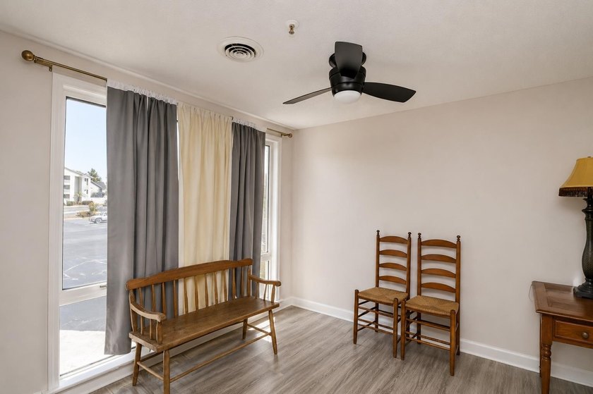 Spacious and renovated 2-bedroom 2-bath condo in the gated - photo 20